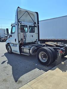 Used 2019 Freightliner Cascadia Detroit DD13 Semi Truck for sale #803495 - photo 2