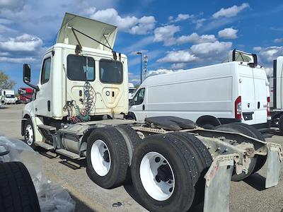 Used 2019 Freightliner Cascadia Detroit DD13 Semi Truck for sale #812980 - photo 2