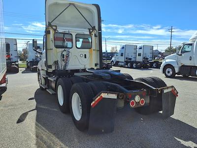 Used 2019 Freightliner Cascadia Detroit Diesel DD15 Semi Truck for sale #876259 - photo 2