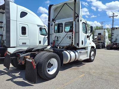 Used 2020 Freightliner Cascadia Detroit DD13 Semi Truck for sale #879375 - photo 2