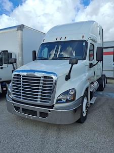 Used 2020 Freightliner Cascadia Detroit Diesel DD15 Semi Truck with Sleeper Cab for sale #884670 - photo 1
