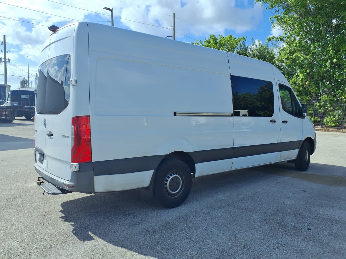 Used 2019 Freightliner Sprinter 3500 - photo 8