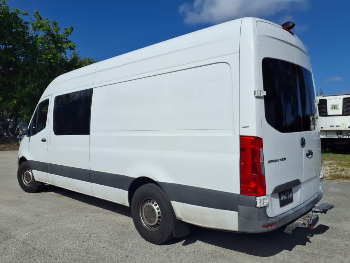 Used 2019 Freightliner Sprinter 3500 - photo 2