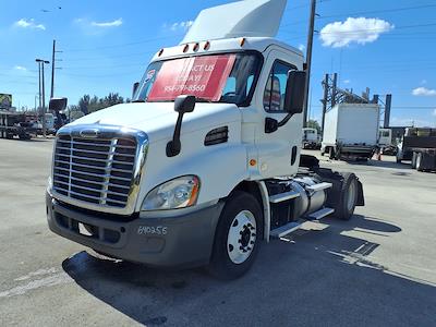Used 2015 Freightliner Cascadia Detroit DD13 Semi Truck for sale #640255 - photo 1