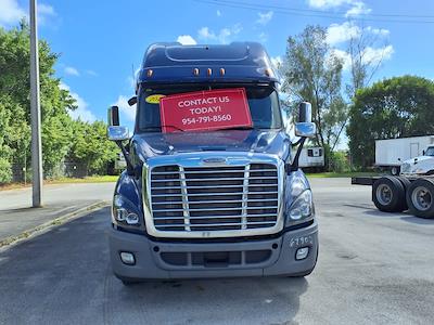 Used 2017 Freightliner Cascadia Detroit DD13 Semi Truck for sale #679021 - photo 2