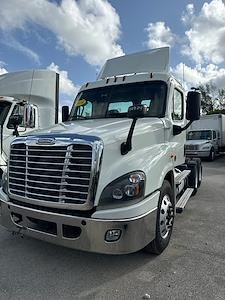 2018 Freightliner Cascadia Day Cab 6x4, Semi Truck for sale #772924 - photo 1