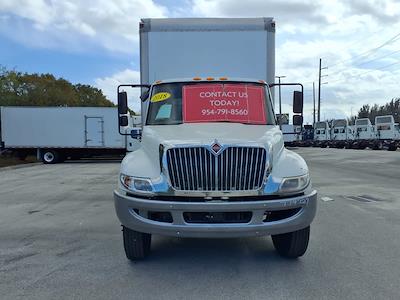 Used 2018 International DuraStar 4300 - photo 1