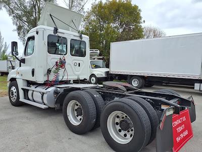 Used 2019 Freightliner Cascadia Cummins X15 Semi Truck for sale #802708 - photo 2