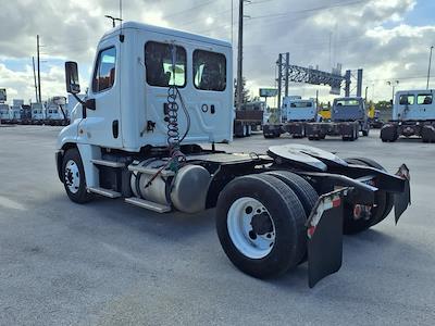 Used 2019 Freightliner Cascadia Detroit DD13 Semi Truck for sale #809234 - photo 2