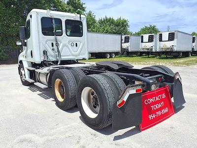 Used 2019 Freightliner Cascadia Detroit DD13 Semi Truck for sale #813796 - photo 2