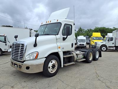 Used 2015 Freightliner Cascadia Day Cab 6x4 Semi Truck for sale #350125 - photo 1