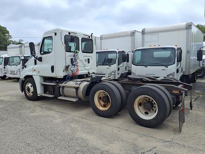 Used 2017 Freightliner Cascadia Detroit Diesel DD15 Semi Truck for sale #664285 - photo 2