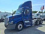 Used 2017 Freightliner Cascadia Cummins ISX Semi Truck for sale #665596 - photo 1