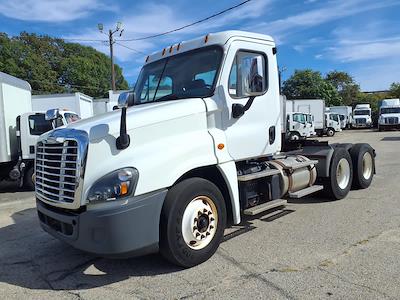 Used 2017 Freightliner Cascadia Detroit Diesel DD15 Semi Truck for sale #670922 - photo 1