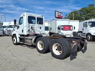 Used 2017 Freightliner Cascadia Detroit Diesel DD15 Semi Truck for sale #670922 - photo 2