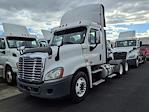 Used 2017 Freightliner Cascadia Cummins ISX Semi Truck for sale #675165 - photo 1