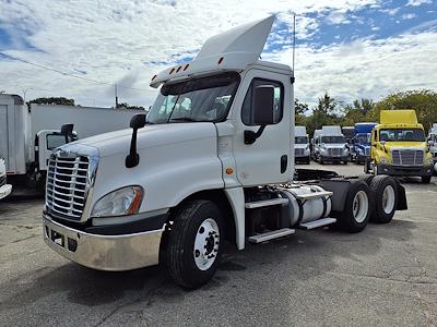 Used 2017 Freightliner Cascadia Detroit DD13 Semi Truck for sale #679684 - photo 1