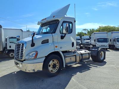 Used 2017 Freightliner Cascadia Detroit DD13 Semi Truck for sale #679941 - photo 1