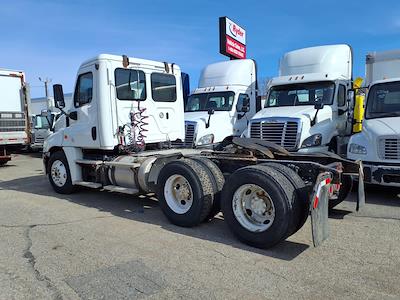 Used 2018 Freightliner Cascadia Detroit DD13 Semi Truck for sale #744710 - photo 2