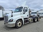 Used 2018 Freightliner Cascadia Detroit Diesel DD15 Semi Truck for sale #780843 - photo 1