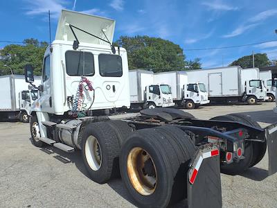 Used 2019 Freightliner Cascadia Detroit DD13 Semi Truck for sale #874320 - photo 2