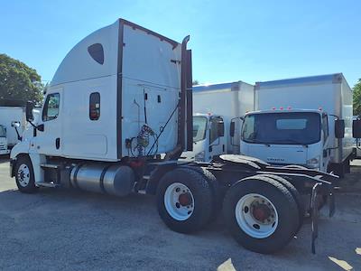 Used 2020 Freightliner Cascadia Detroit Diesel DD15 Semi Truck with Sleeper Cab for sale #899468 - photo 2