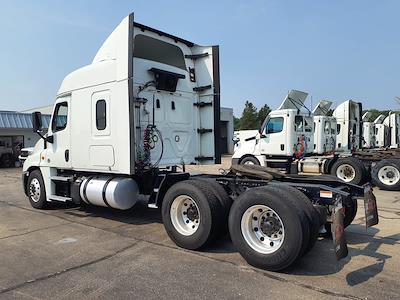 Used 2020 Freightliner Cascadia Detroit Diesel DD15 Semi Truck with Sleeper Cab for sale #230348 - photo 2