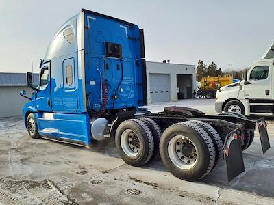 Used 2020 Freightliner Cascadia Detroit Diesel DD15 Semi Truck with Sleeper Cab for sale #242607 - photo 2