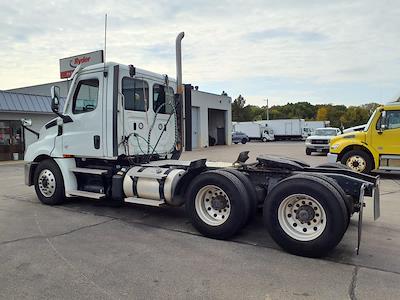 Used 2020 Freightliner Cascadia Detroit DD13 Semi Truck for sale #293296 - photo 2