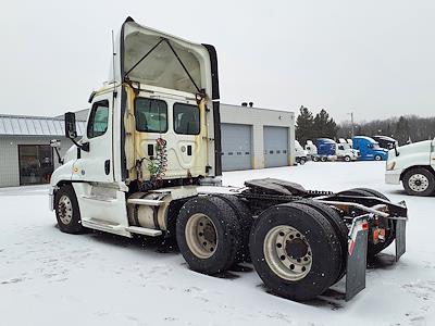 Used 2016 Freightliner Cascadia Detroit Diesel DD15 EV Semi Truck for sale #391632 - photo 2