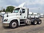 Used 2017 Freightliner Cascadia Detroit DD13 Semi Truck for sale #676520 - photo 4