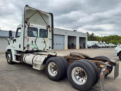 Used 2018 Freightliner Cascadia Detroit DD13 Semi Truck for sale #680654 - photo 2