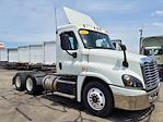 Used 2018 Freightliner Cascadia Detroit DD13 Semi Truck for sale #767243 - photo 1