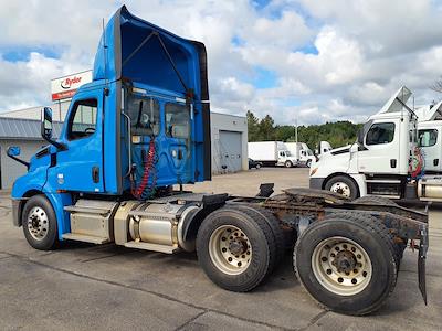 Used 2019 Freightliner Cascadia Detroit Diesel DD15 Semi Truck for sale #809380 - photo 2