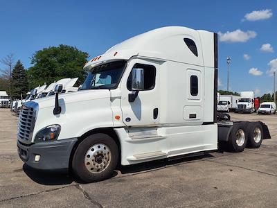 Used 2019 Freightliner Cascadia Detroit Diesel DD15 Semi Truck with Sleeper Cab for sale #832685 - photo 1