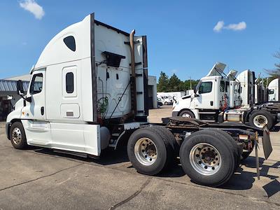 Used 2019 Freightliner Cascadia Detroit Diesel DD15 Semi Truck with Sleeper Cab for sale #832685 - photo 2