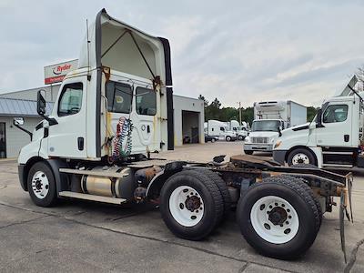 Used 2019 Freightliner Cascadia Detroit DD13 Semi Truck for sale #877704 - photo 2