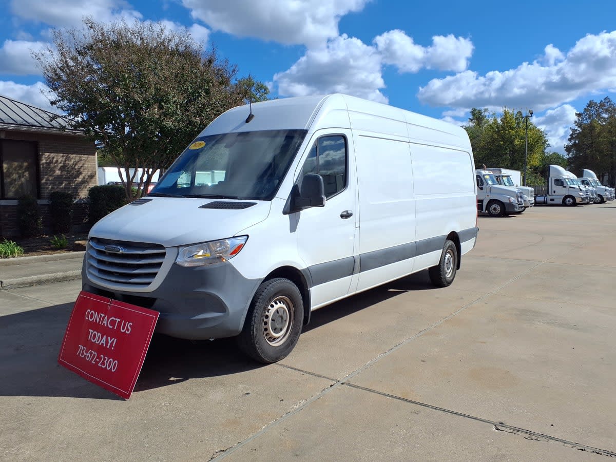 Used 2020 Freightliner Sprinter 2500 - photo 1