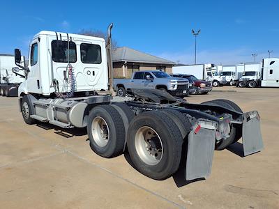 Used 2020 Freightliner Cascadia Detroit DD13 Semi Truck for sale #284267 - photo 2