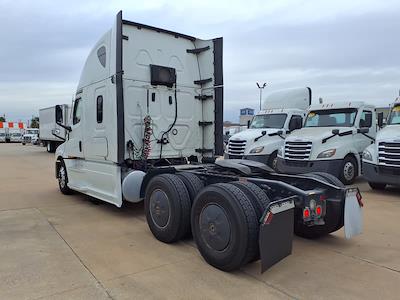 Used 2021 Freightliner Cascadia - photo 1