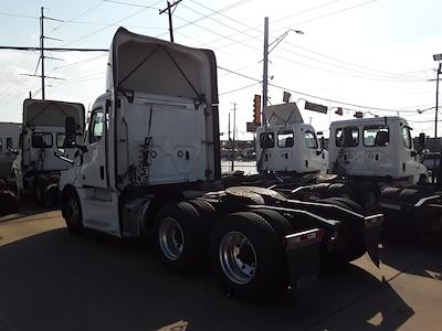 Used 2022 Freightliner Cascadia Detroit Diesel DD15 Semi Truck for sale #560637 - photo 2