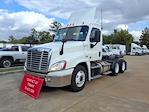 Used 2016 Freightliner Cascadia Cummins ISX Semi Truck for sale #662977 - photo 1