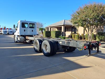 Used 2017 Freightliner Cascadia Day Cab Cab Chassis for sale #665549 - photo 2