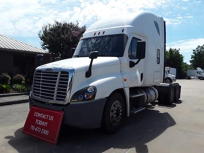 Used 2018 Freightliner Cascadia Cummins X15 Semi Truck with Sleeper Cab for sale #769031 - photo 1