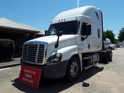 Used 2018 Freightliner Cascadia Cummins X15 Semi Truck with Sleeper Cab for sale #769032 - photo 1
