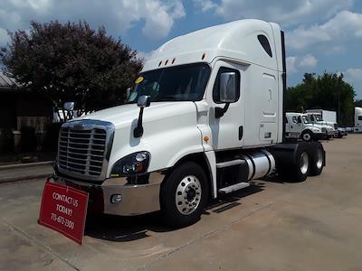 Used 2018 Freightliner Cascadia Detroit Diesel DD15 Semi Truck with Sleeper Cab for sale #770846 - photo 1