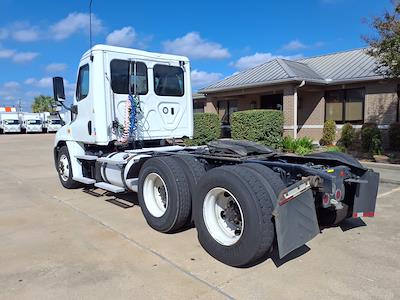 Used 2019 Freightliner Cascadia Detroit DD13 Semi Truck for sale #785783 - photo 2