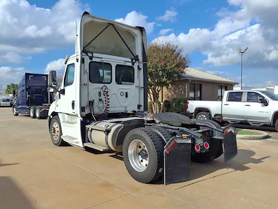 Used 2019 Freightliner Cascadia Detroit DD13 Semi Truck for sale #792065 - photo 2
