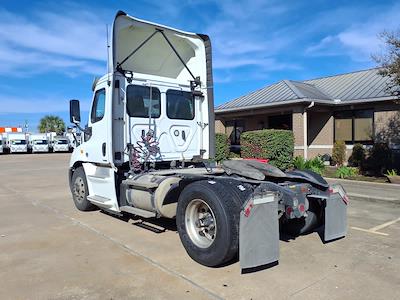 Used 2019 Freightliner Cascadia Detroit DD13 Semi Truck for sale #803493 - photo 2