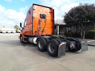 Used 2019 Freightliner Cascadia Detroit Diesel DD15 Semi Truck with Sleeper Cab for sale #805988 - photo 2